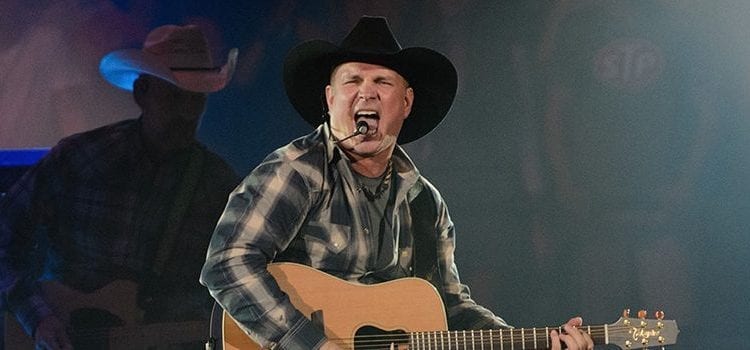 Garth Brooks To Play 7 Date Dive Bar Tour This Summer