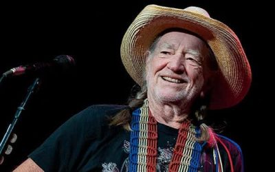Willie Nelson Abruptly Leaves Before Set At Outlaw, Live Nation Cites ‘Illness’