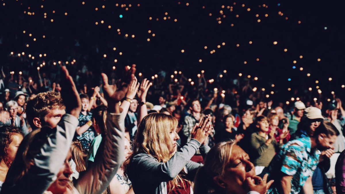Concert crowd | Photo by Rafandalucia via Wikimedia Commons