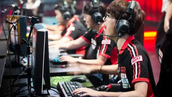 IOC In Discussions to Hold Separate Olympics for Esports