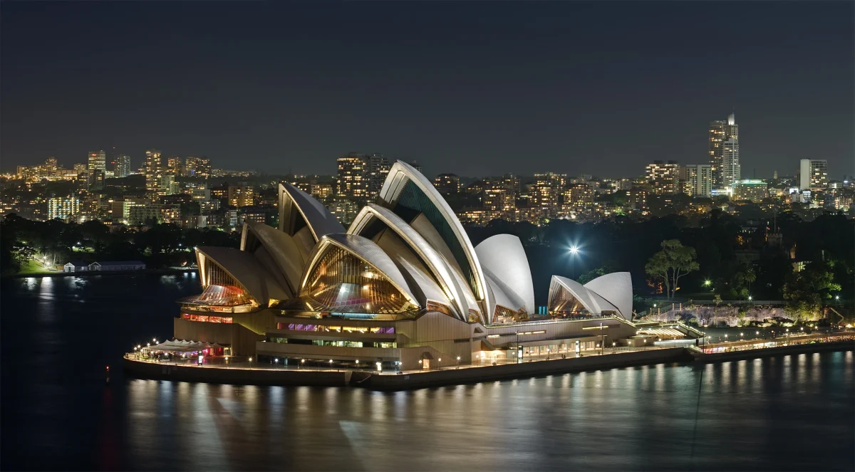 Sydney Opera House | Photo by Diliff, CC BY-SA 3.0, via Wikimedia Commons