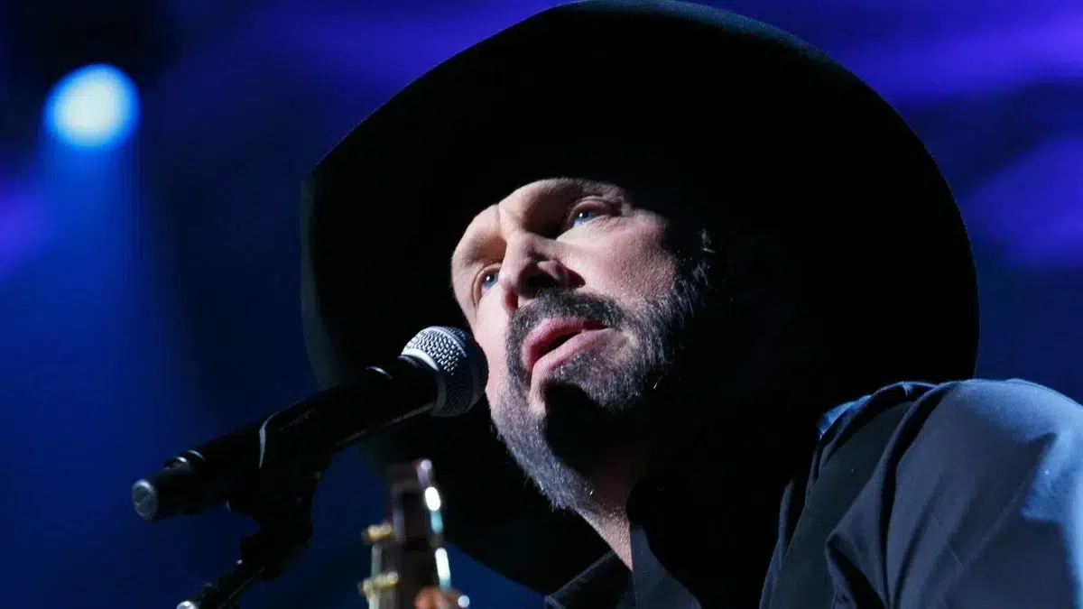 Garth Brooks | Photo by Library of Congress Life, CC0, via Wikimedia Commons