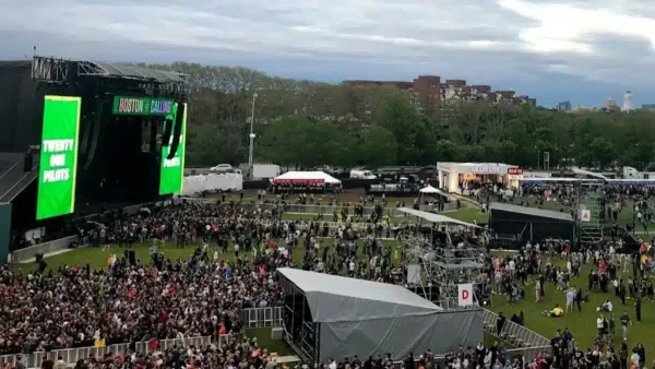Twenty One Pilots Light Up Night One of Boston Calling 2019