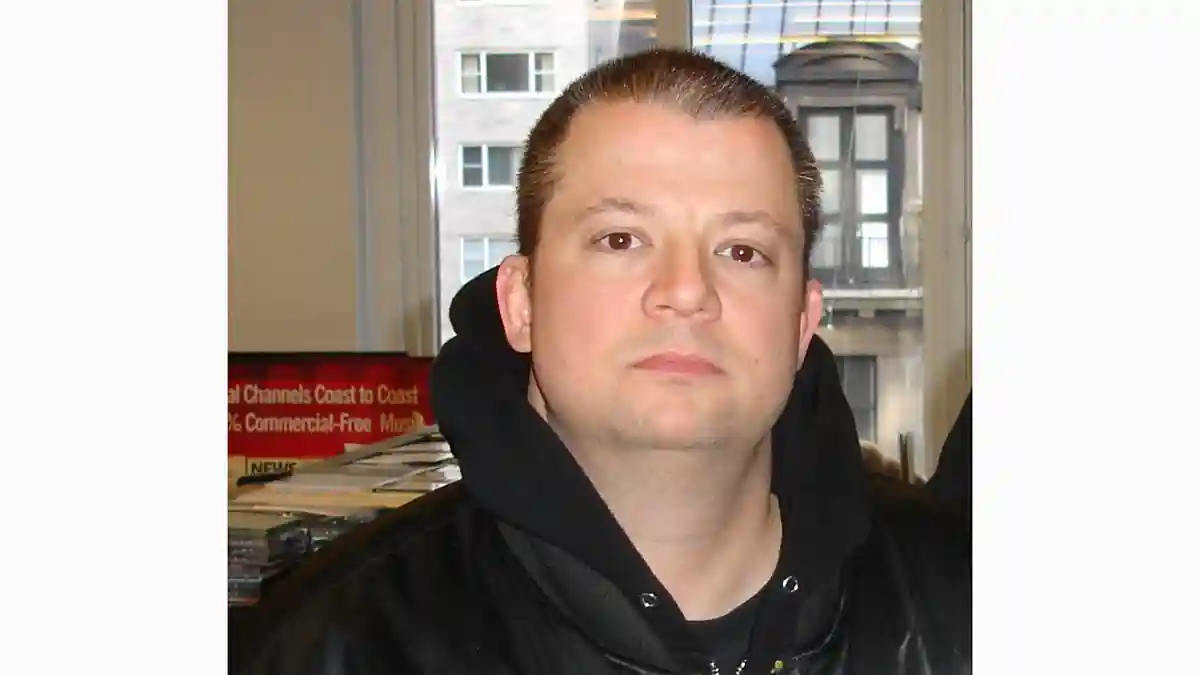 Jim Norton at XM Studios in 2005 (photo by Galatz CC-by-SA 4.0 via Wikimedia Commons)