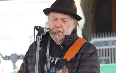 Neil Young, Joan Baez, and Maggie Rogers to Perform at L.A. Rally With Bernie Sanders and AOC