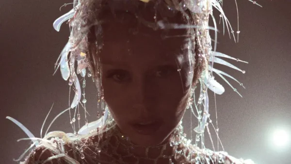 Fans Feel 'Cheated' Out of Concert at Miley Cyrus' Album Premiere