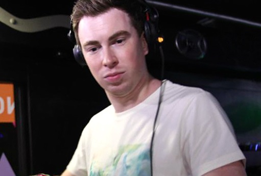 Hardwell performing at the MOX Revealed bus party in Miami, 2013 | Photo credit: Mox via Wikimedia Commons
