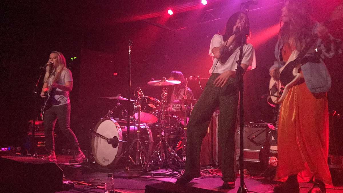 The Aces performing at Brighton Music Hall in Boston, MA on November 13, 2017, on their tour opening for Joywave | Photo credit: Kflorentine via Wikimedia Commons