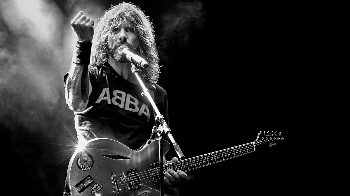 Nicky Rich from Fooz Fighters via the group's official website