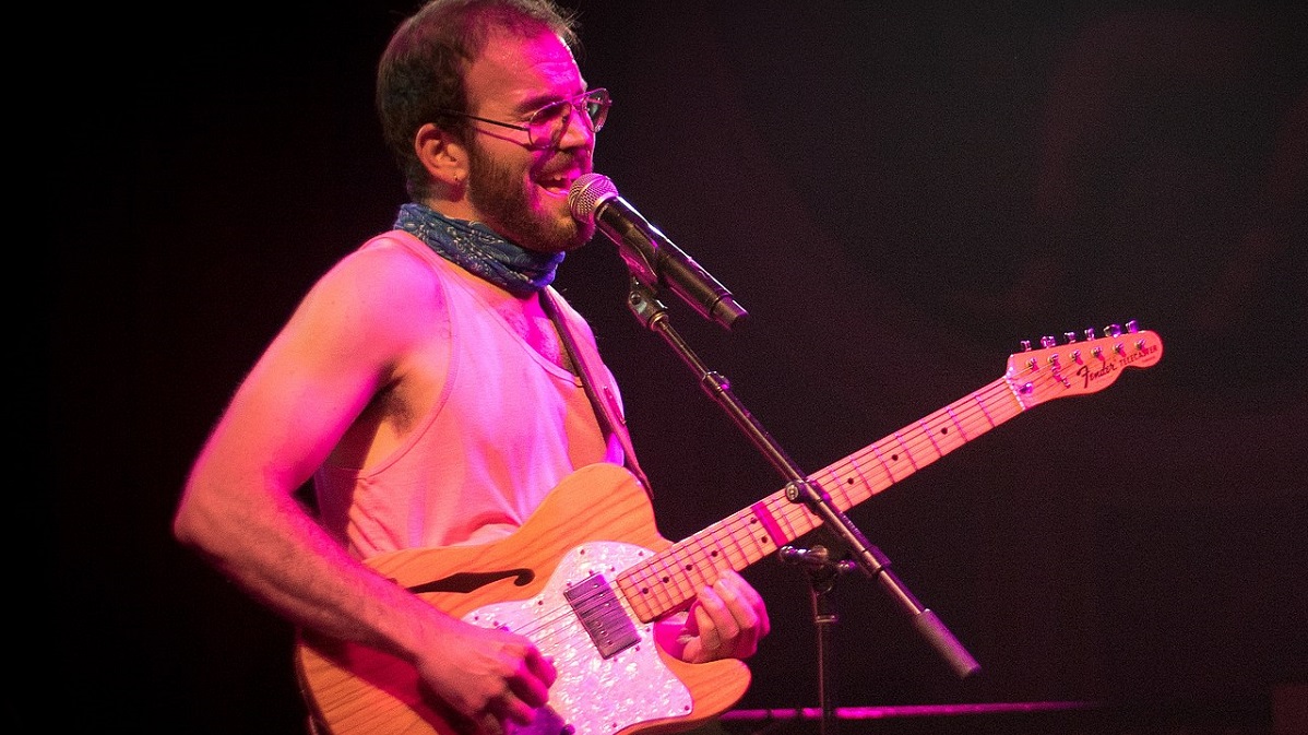 Theo Katzman performing with Vulfpeck at the Crystal Ballroom in Portland, Oregon, on May 26, 2017 | Photo credit: Chris Hahn via Wikimedia Commons