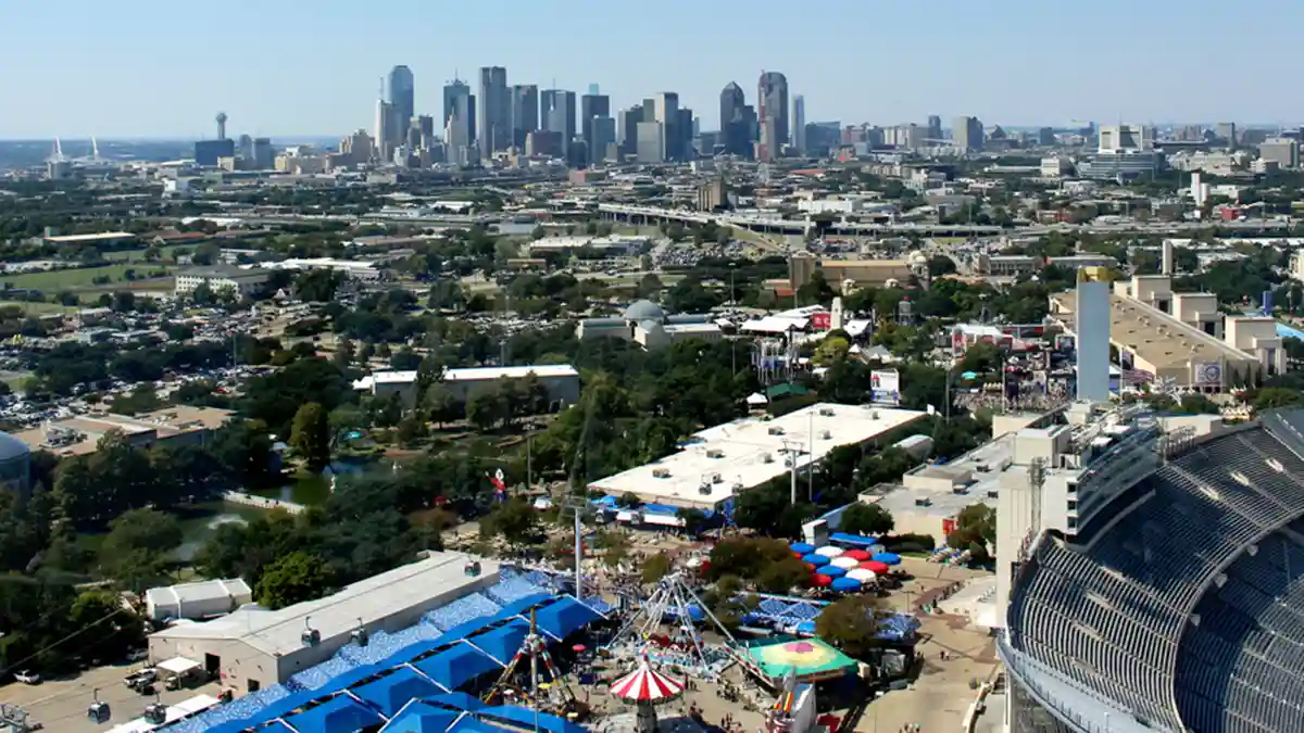 The Dallas skyline with the state fairgrounds in the foreground (Photo: IcedCowboyCoffee, CC0, via Wikimedia Commons)