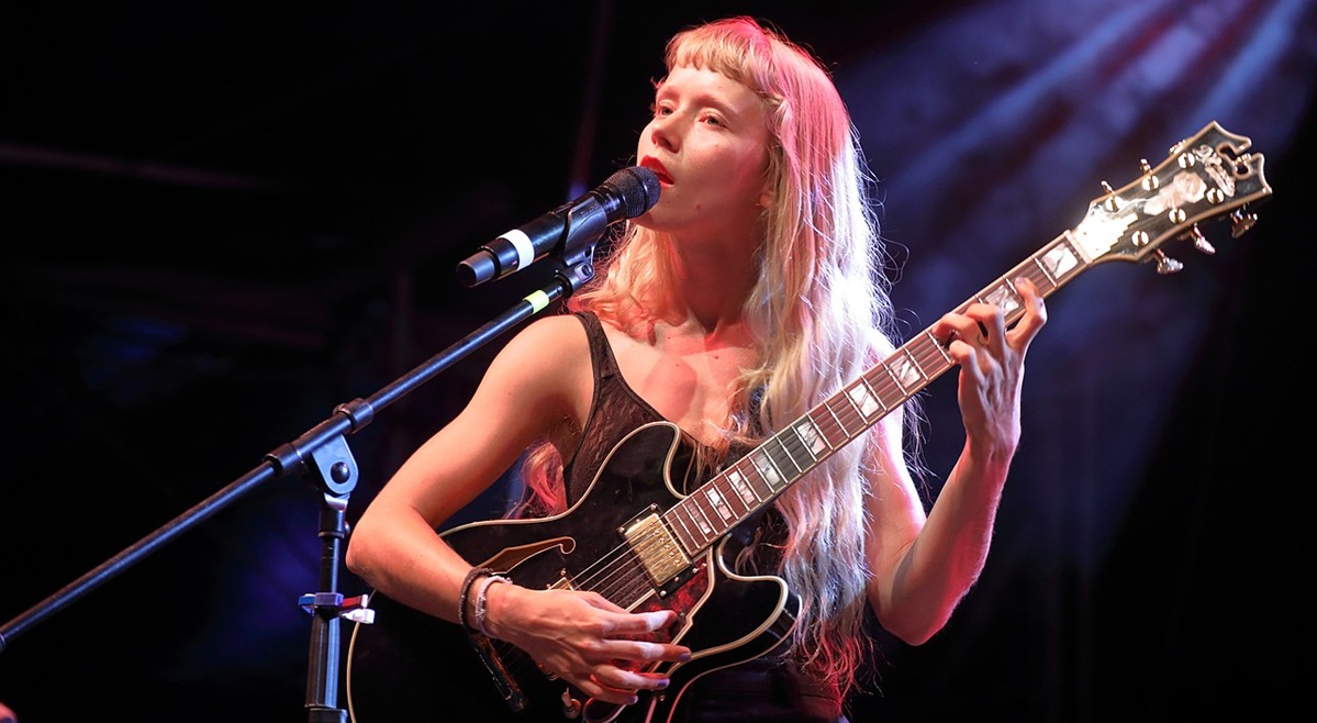Alice Phoebe Lou at Rudolstadt-Festival 2019 | Photo credit: Schorle via Wikimedia Commons
