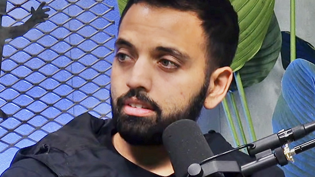 Akaash Singh on The Brilliant Idiots via Wikimedia Commons