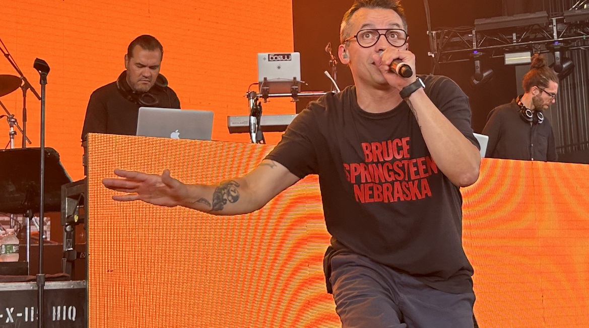 Atmosphere perform at PNC Bank Arts Center in New Jersey on August 17, 2023 | Photo credit: Constantino14 via Wikimedia Commons