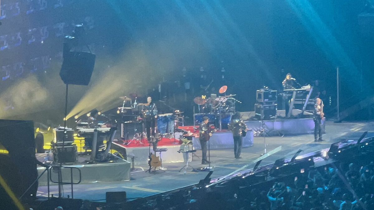 Mexican band Los Bukis performing at the Mexican Fiesta event in the American Family Insurance Amphitheater, Milwaukee, Wisconsin (August 24, 2023) via Wikimedia Commons