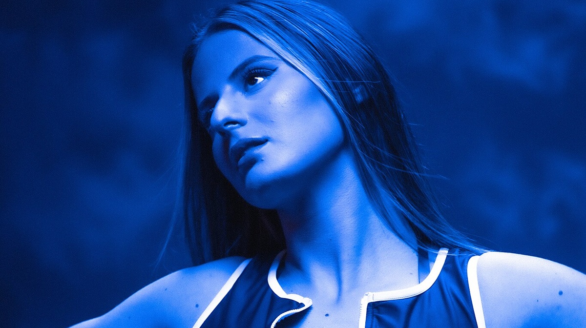 Natalie Jane in a stylized photo shoot via Wikimedia Commons