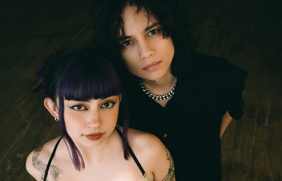 Tinzo & Jojo (image via the duo's YouTube account)