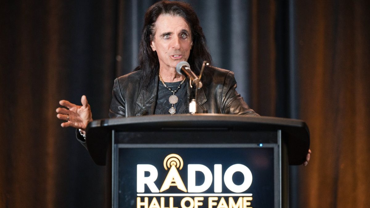 CHICAGO (Oct. 30, 2025) - Radio Hall of Famer Alice Cooper (PHOTO/Michael Regan - MTR Photography)
