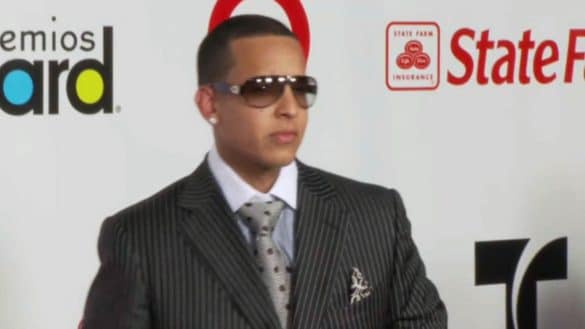Daddy Yankee at 2009 Billboard Latin Music Awards Red Carpet | Photo by Al Vazquez via Wikimedia Commons