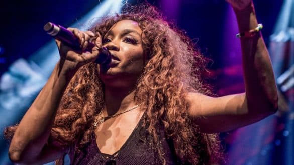 American R&B singer SZA performing at REBEL on August 23, 2017 in Toronto, Canada | Photo by The Come Up Show from Canada via Wikimedia Commons