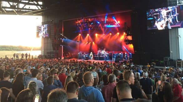 Dave Matthews Band performing at the Lakeview Amphitheater in Syracuse, NY | Photo by MattCC716 via Wikimedia Commons