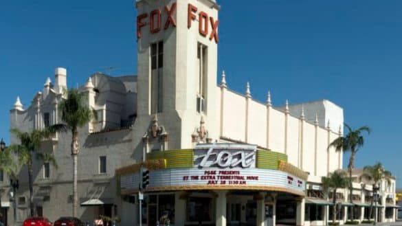 Fox Theater, Bakersfield, California | Photo by Carol M. Highsmith via Wikimedia Commons