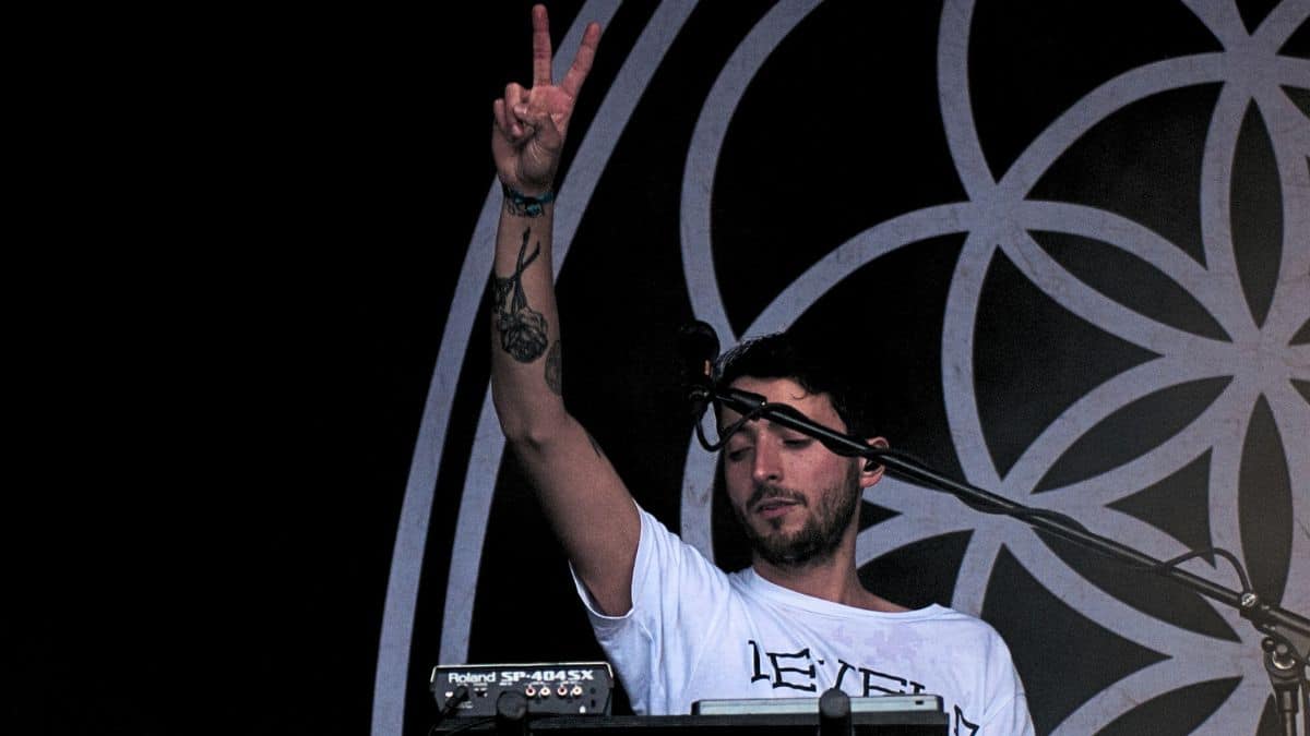 Jordan Fish of Bring Me The Horizon at Vainstream Rockfest 2014 | Photo by Achim Raschka via Wikimedia Commons