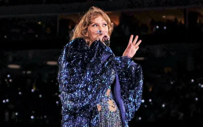 Swiftie Blasts Ticketmaster: ‘They’re Encouraging People to Steal Tickets’