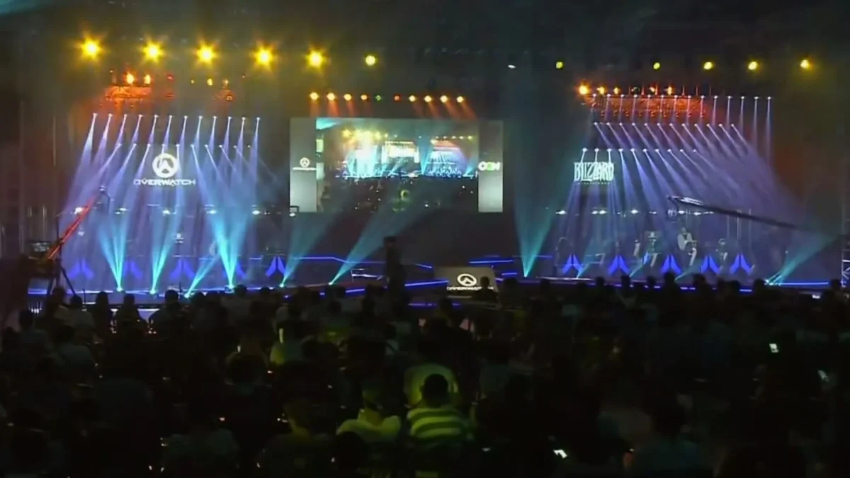 UW Artisan vs Team LW in the Overwatch Festival Show Match in the OGN Giga Arena in 2016 | Photo by OGN via Wikimedia Commons