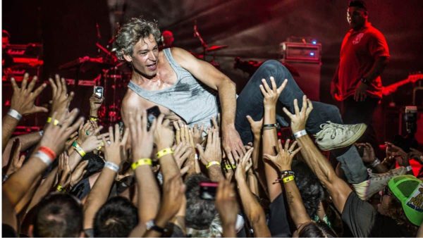 Matisyahu performing live at the Republik Music Festival in Honolulu, Hawaii | Photo by Peter Chiapperino, via Wikimedia Commons