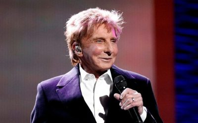 Barry Manilow Hospitalized, Postpones Residency Opening Weekend Shows