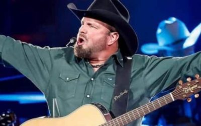 Garth Brooks Headlines Tuesday Best-Sellers