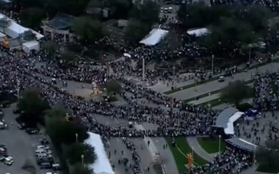 Mobile-Only Entry Fails Fans at Houston Garth Brooks Concert