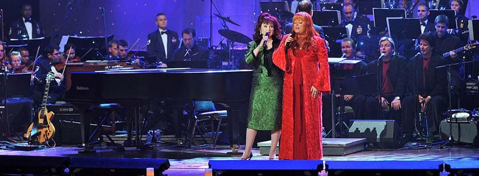 Naomi and Wynonna Judd performing in 2008 at Grand Old Opry in Nashville