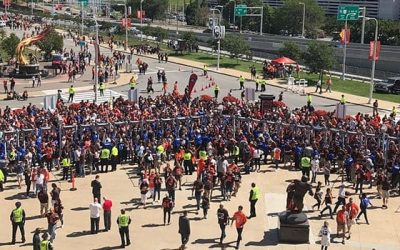 Fans Report Major Mobile Entry Woes on NFL’s Opening Weekend